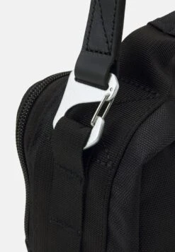 Sandqvist Olof Unisex - Across Body Bag - Black 8 Sandqvist Olof Unisex - Across Body Bag - Black -Nordic Style Deals Store 0df8cf788cf141708a0e43dd697dec41