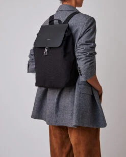 Sandqvist Alva Metal Hook Black With Black Leather -Nordic Style Deals Store 2257 b29afc64c8 alva doghook black sqa1224 01f1 original