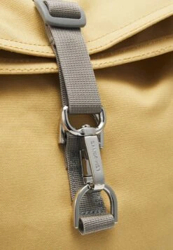 Sandqvist Dante Vegan - Rucksack - Yellow Leaf/Navy -Nordic Style Deals Store 241e3c9a514c49fba1fb991f2b2340f9