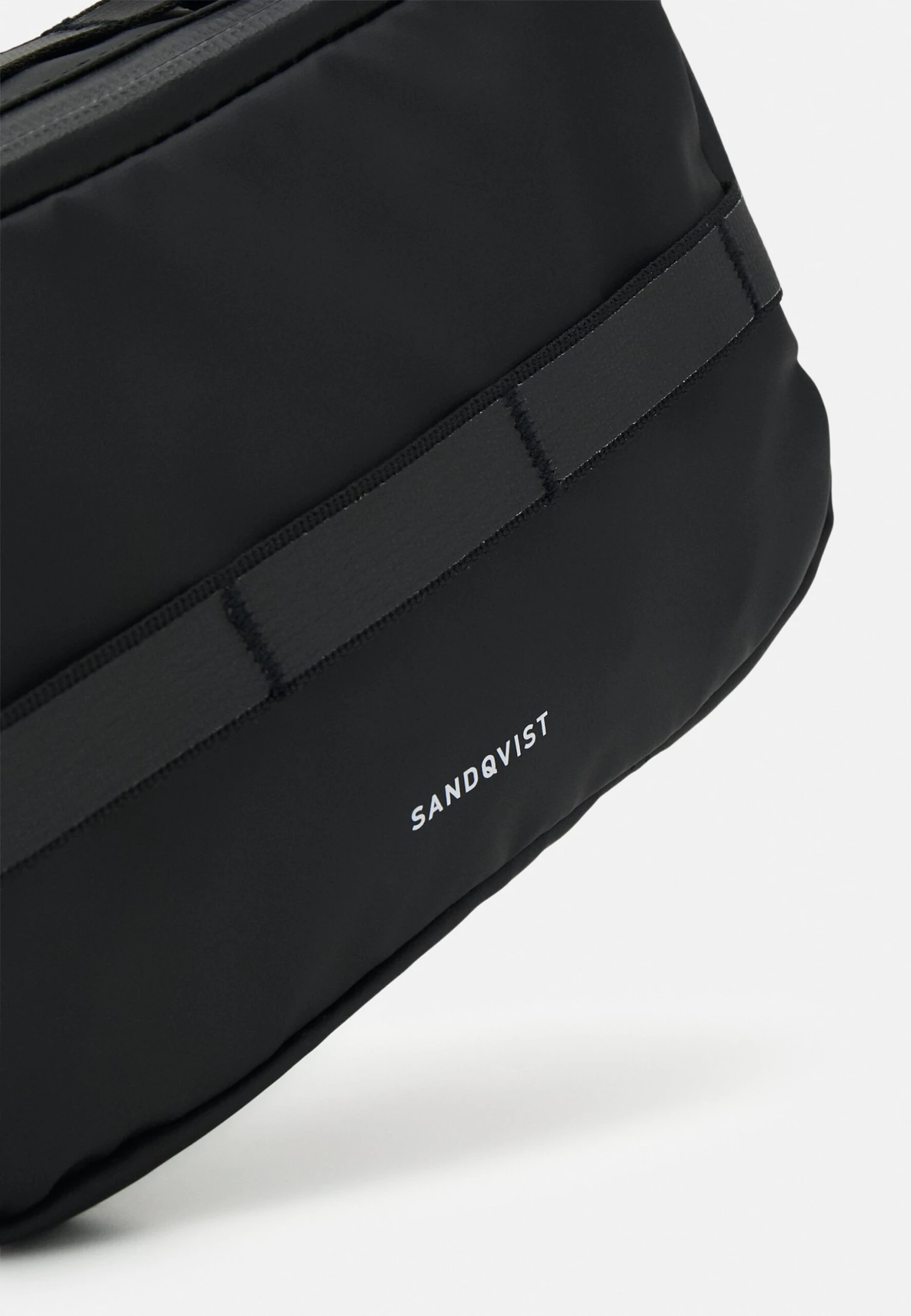 Sandqvist Uno Unisex - Across Body Bag - Black 6 Sandqvist Uno Unisex - Across Body Bag - Black - Image 6