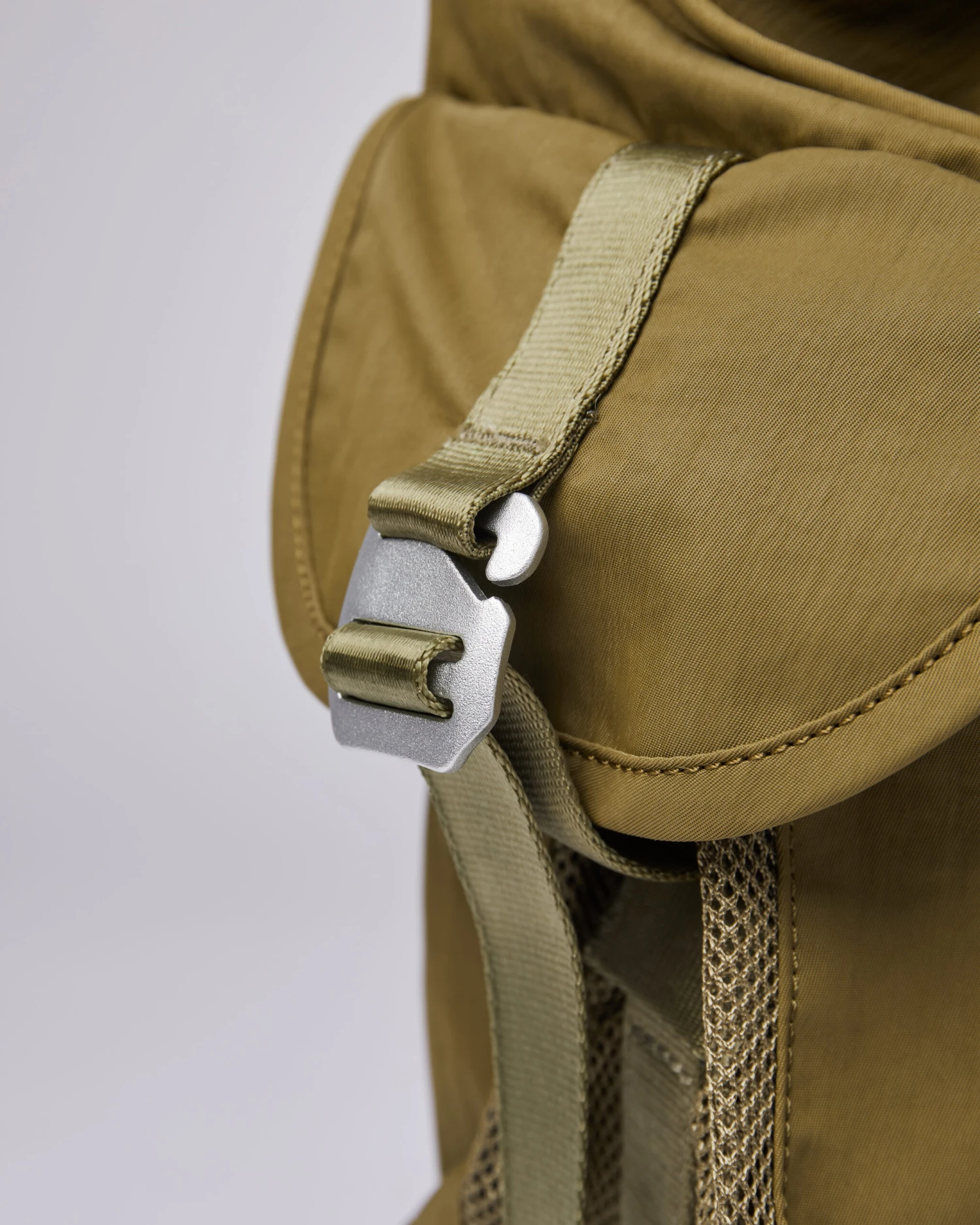 Sandqvist Charlie Vegan Military Olive 5 Sandqvist Charlie Vegan Military Olive - Image 5