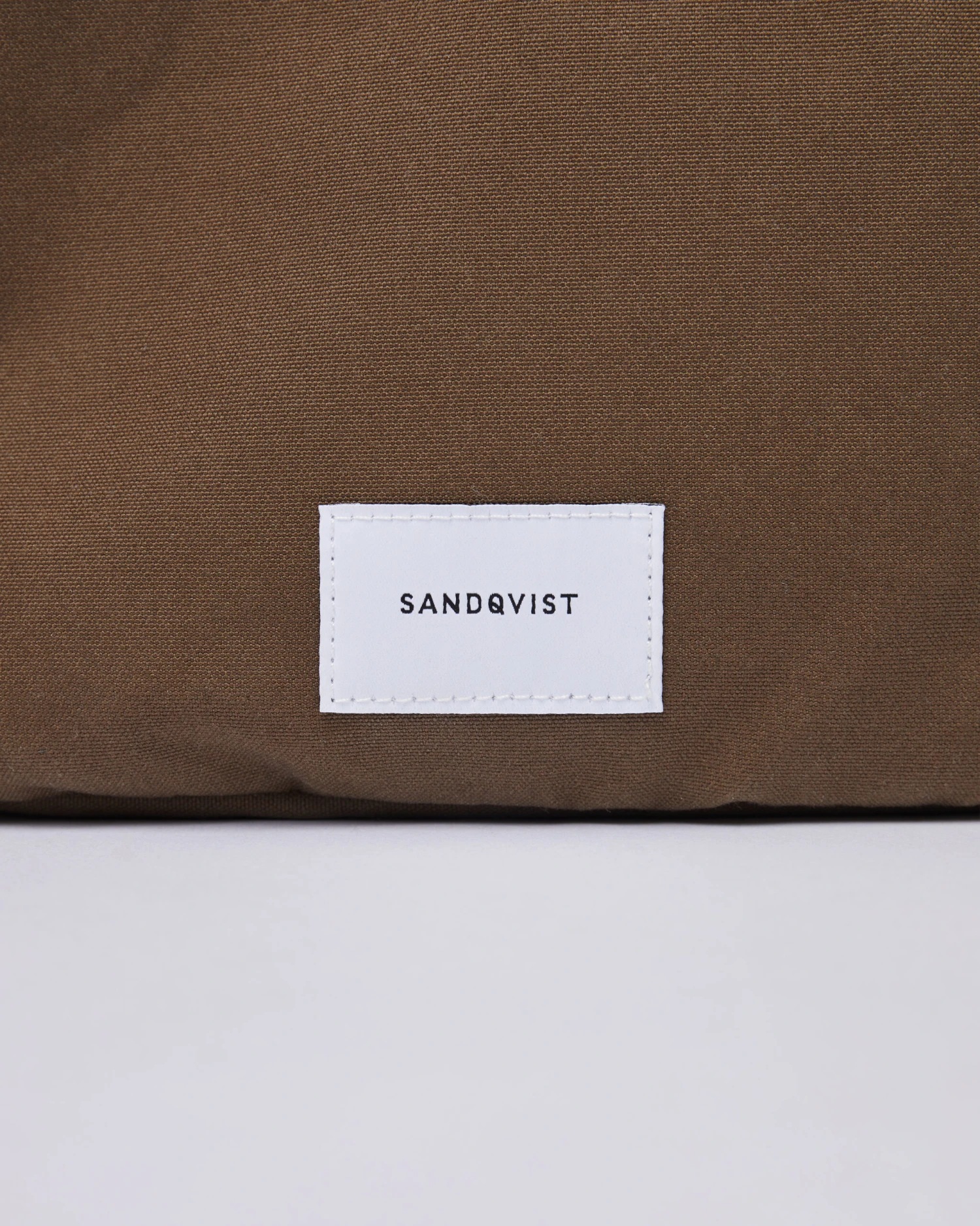 Sandqvist Knut Olive With Navy Webbing 2 Sandqvist Knut Olive With Navy Webbing - Image 2