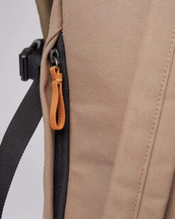 Sandqvist Alfred Fossil With Orange Webbing 10 Sandqvist Alfred Fossil With Orange Webbing -Nordic Style Deals Store 3793 cd89da4077 alfred fossil sqa1986 05 original