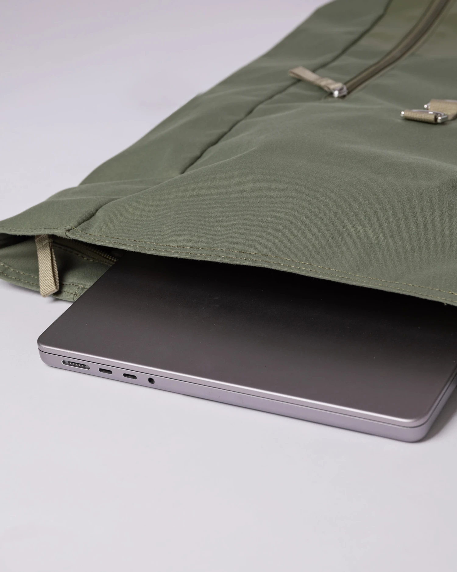 Sandqvist Dante Vegan Clover Green 6 Sandqvist Dante Vegan Clover Green - Image 6