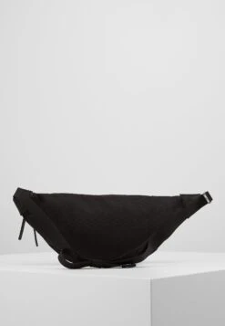 Sandqvist Aste - Bum Bag - Black 9 Sandqvist Aste - Bum Bag - Black -Nordic Style Deals Store 4a29a0d1f608420797ea59fcb6dd5f39