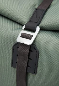 Sandqvist Bernt Unisex - Rucksack - Multi Clover Green 13 Sandqvist Bernt Unisex - Rucksack - Multi Clover Green -Nordic Style Deals Store 4c7988374d254afc88f5a252384ccccf