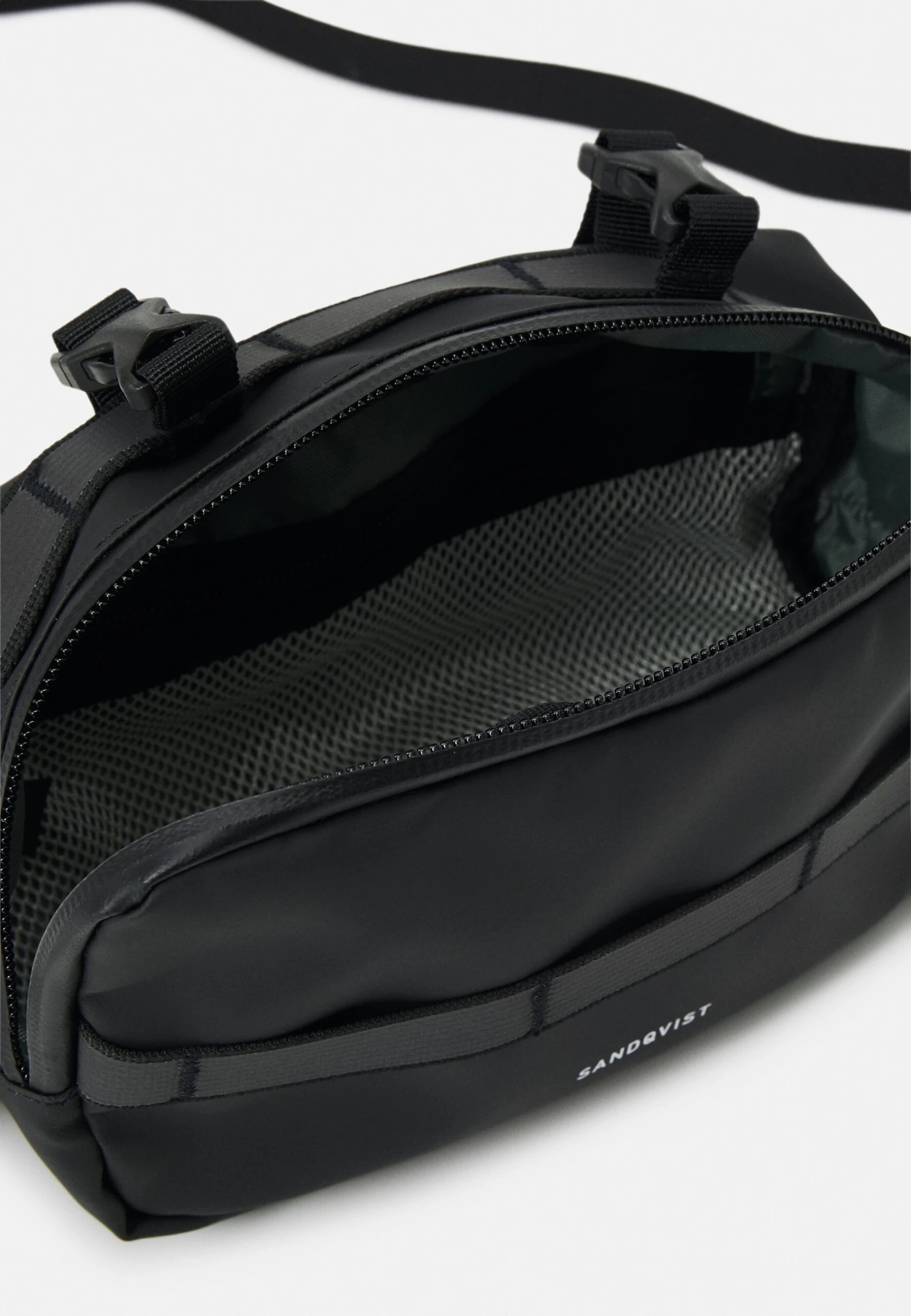 Sandqvist Uno Unisex - Across Body Bag - Black 3 Sandqvist Uno Unisex - Across Body Bag - Black - Image 3