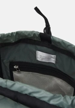 Sandqvist Walter Unisex - Rucksack - Black -Nordic Style Deals Store a09d8391731e42fbadd6dec8723f39cb