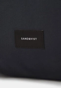 Sandqvist Alfred Unisex - Rucksack - Navy/Black -Nordic Style Deals Store b7f074e08c0d4b08acdf91b36a9a442f