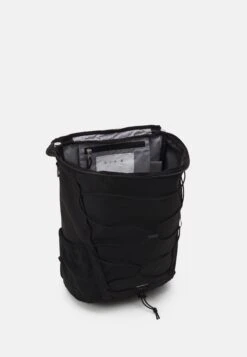 Sandqvist Creek Hike Unisex - Rucksack - Black -Nordic Style Deals Store cc85f1128afc480a871beab53abd3c29