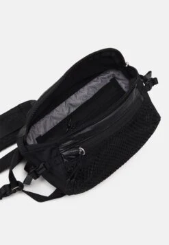 Sandqvist Lo - Bum Bag - Black -Nordic Style Deals Store e45136e7e1804edd94a650dd531e691e